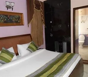 Hotel Ess Kay Ess