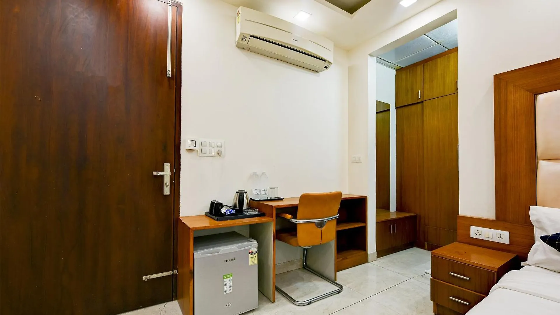 Hotel Leaf 9 Boutique, Near Golf Course Road And Galleria Market Gurgaon India