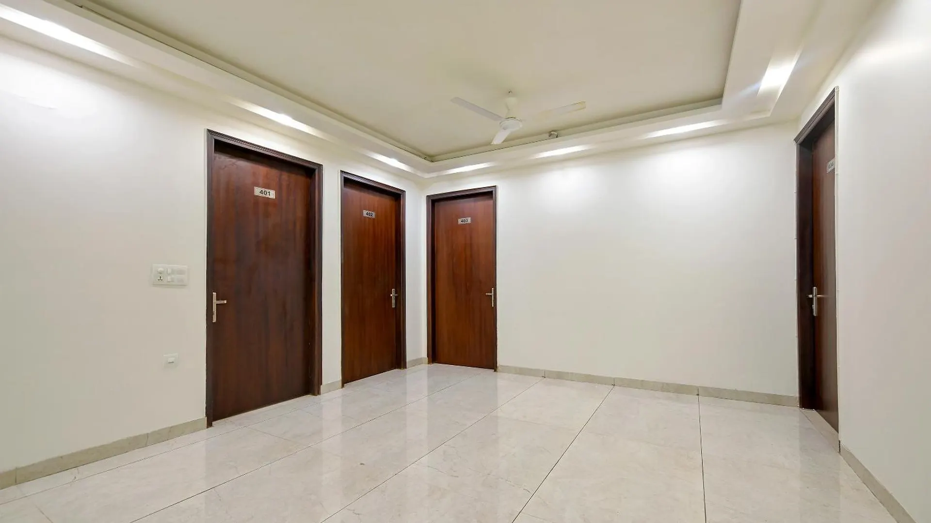 Hotel Leaf 9 Boutique, Near Golf Course Road And Galleria Market Gurgaon
