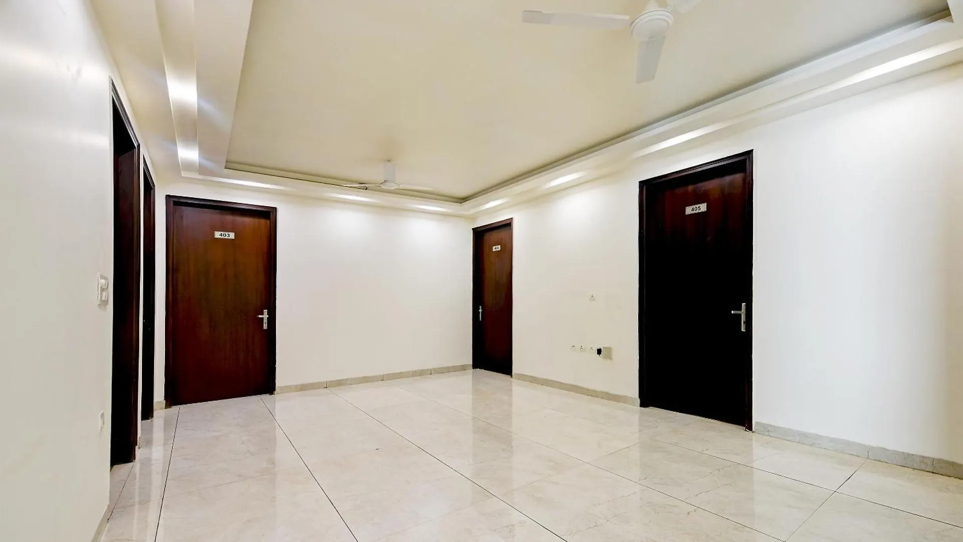 Hotel Leaf 9 Boutique, Near Golf Course Road And Galleria Market Gurgaon
