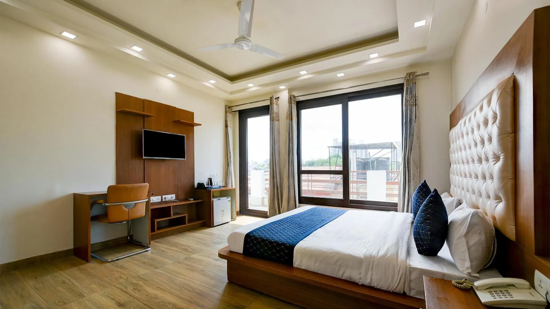 Hotel Leaf 9 Boutique, Near Golf Course Road And Galleria Market Gurgaon