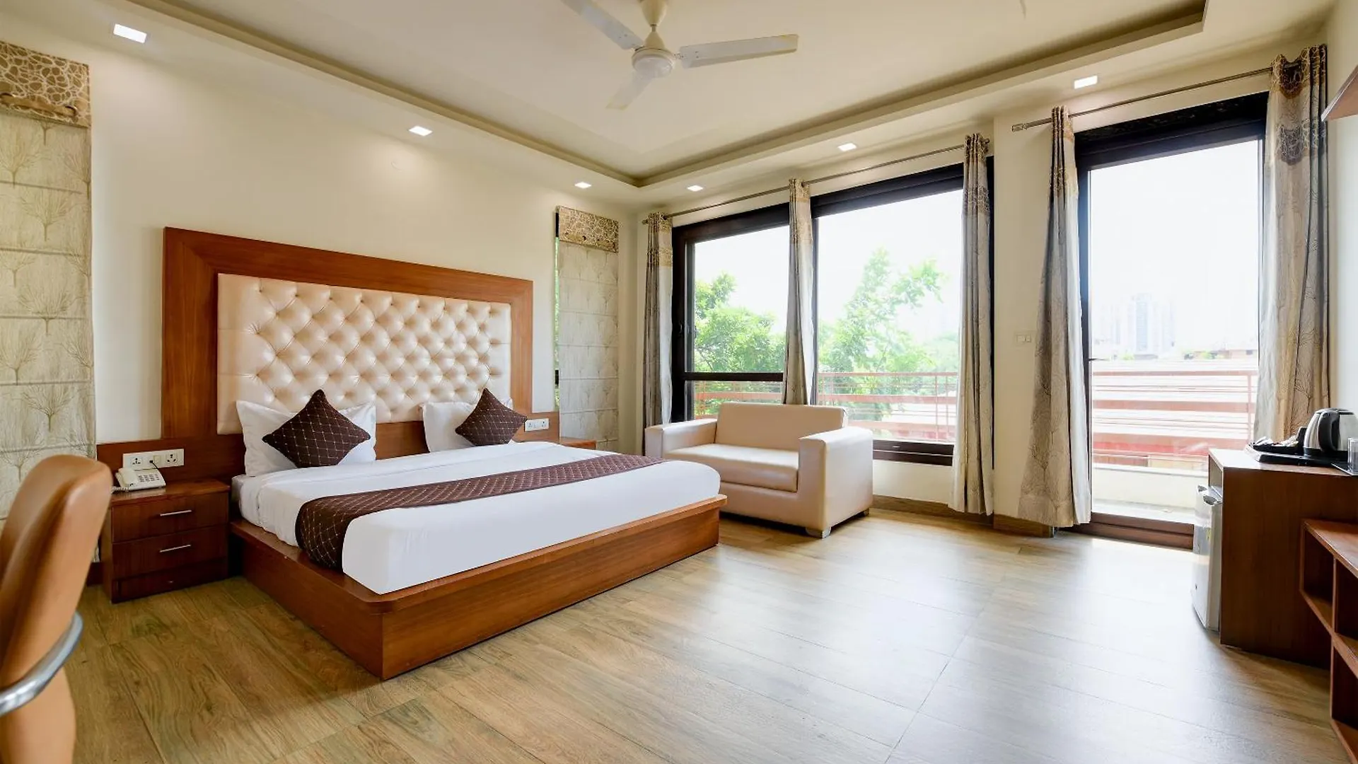 Hotel Leaf 9 Boutique, Near Golf Course Road And Galleria Market Gurgaon